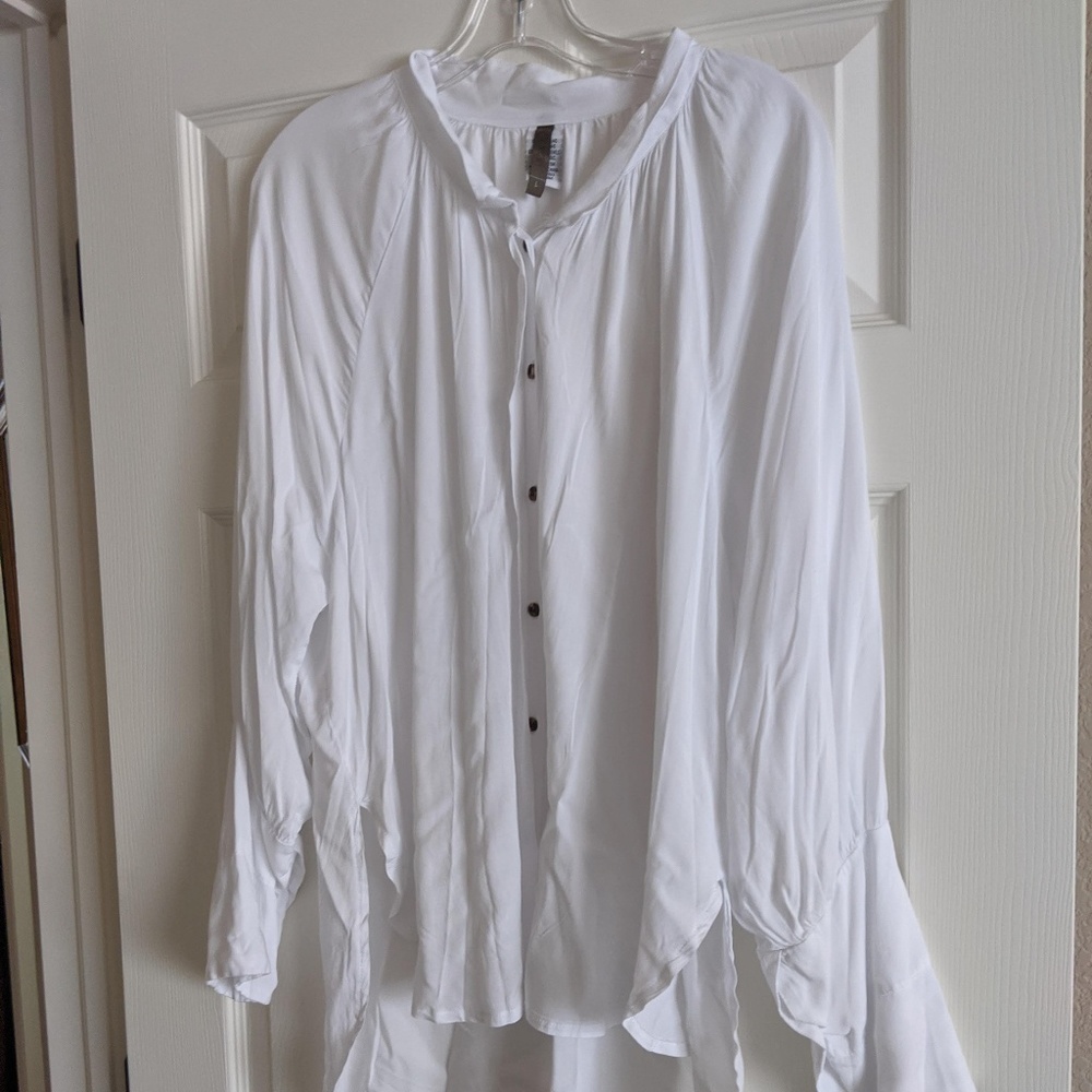 NWOT XCVI White Blouse